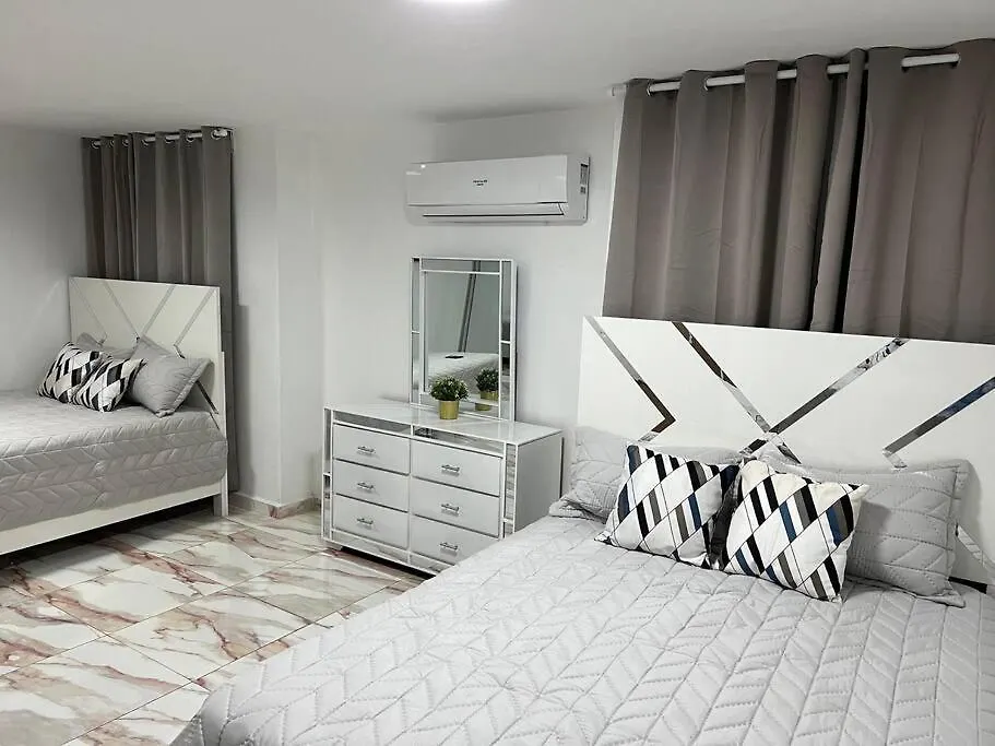 Moderno Apt En La Ciudad サントドミンゴ